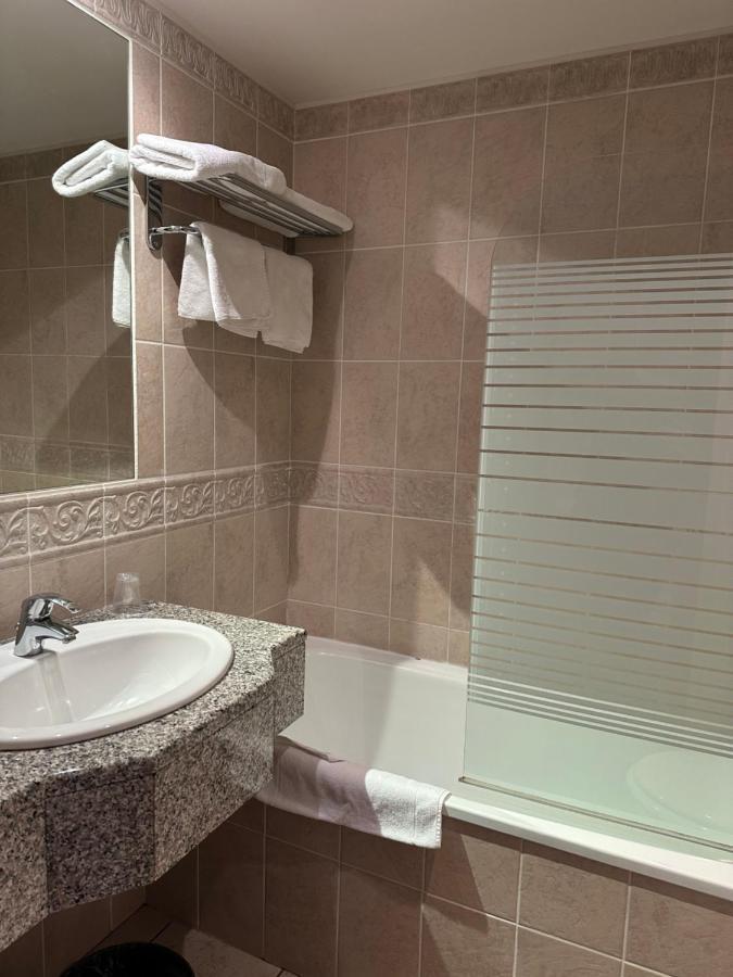 Hotel Domaine De L'Orangerie Bonnat Екстериор снимка