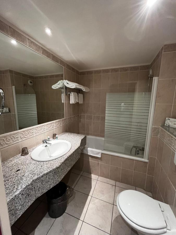 Hotel Domaine De L'Orangerie Bonnat Екстериор снимка